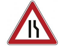 Einseitig verengte Fahrbahn rechts
